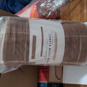 Little Korboose Woven Throw Blanket